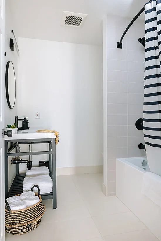 Bathroom, Kettle Valley Beach Resort